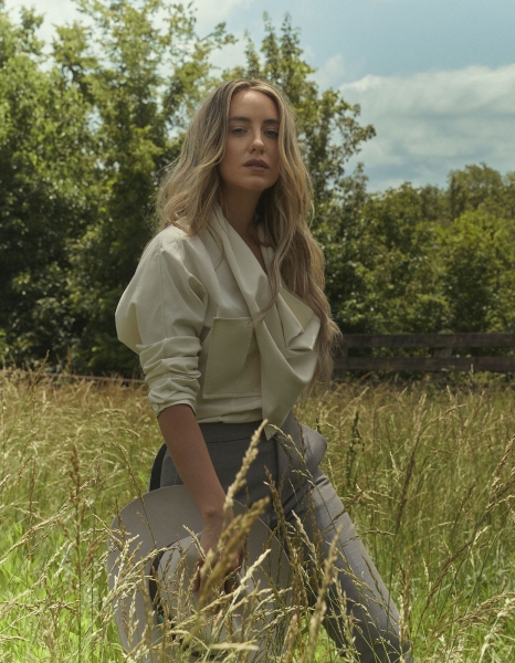 JM_LW_FLAUNT_02_234_v2_SRGB_WEB_QC_FInals